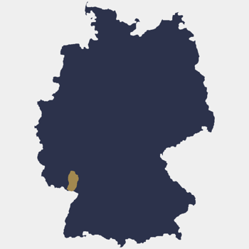  Die etwa 80 Kilometer lange Pfalz ist mit rund...